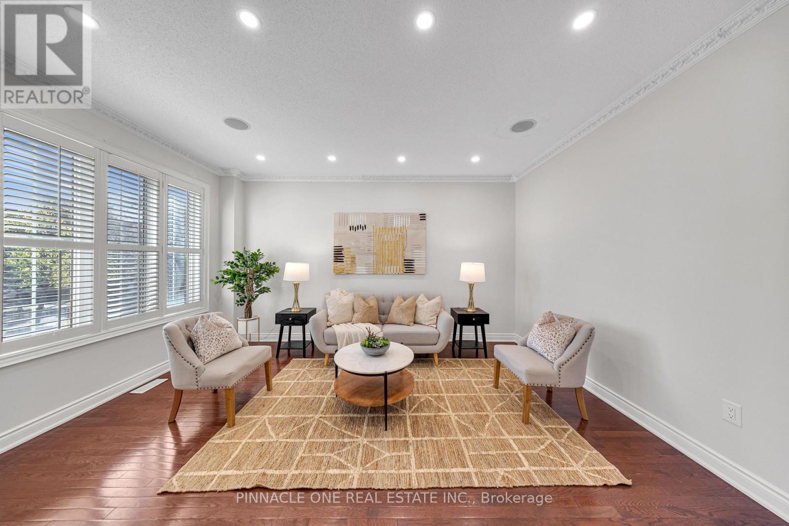 6 Dolby Crescent Property Photo 9