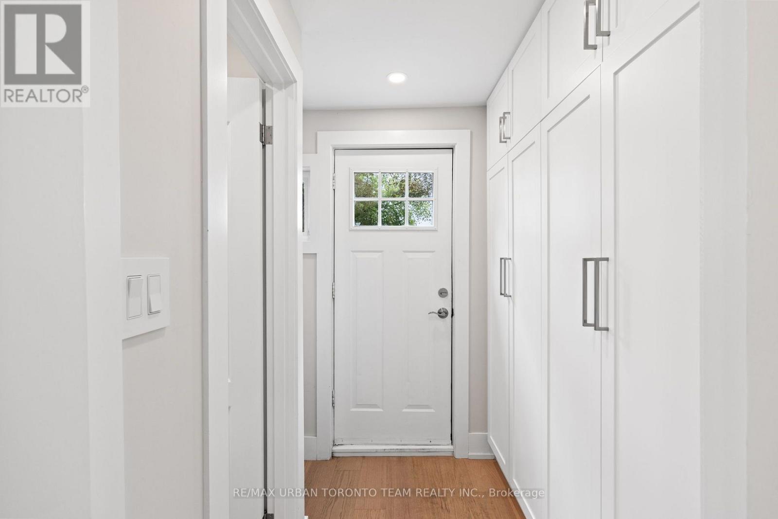 3517 St Clair Avenue E Property Photo 17