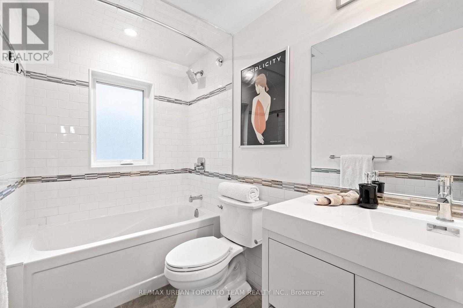 3517 St Clair Avenue E Property Photo 21