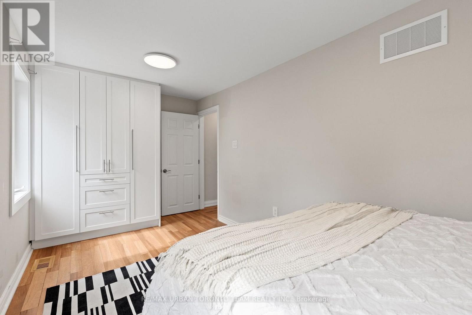 3517 St Clair Avenue E Property Photo 26