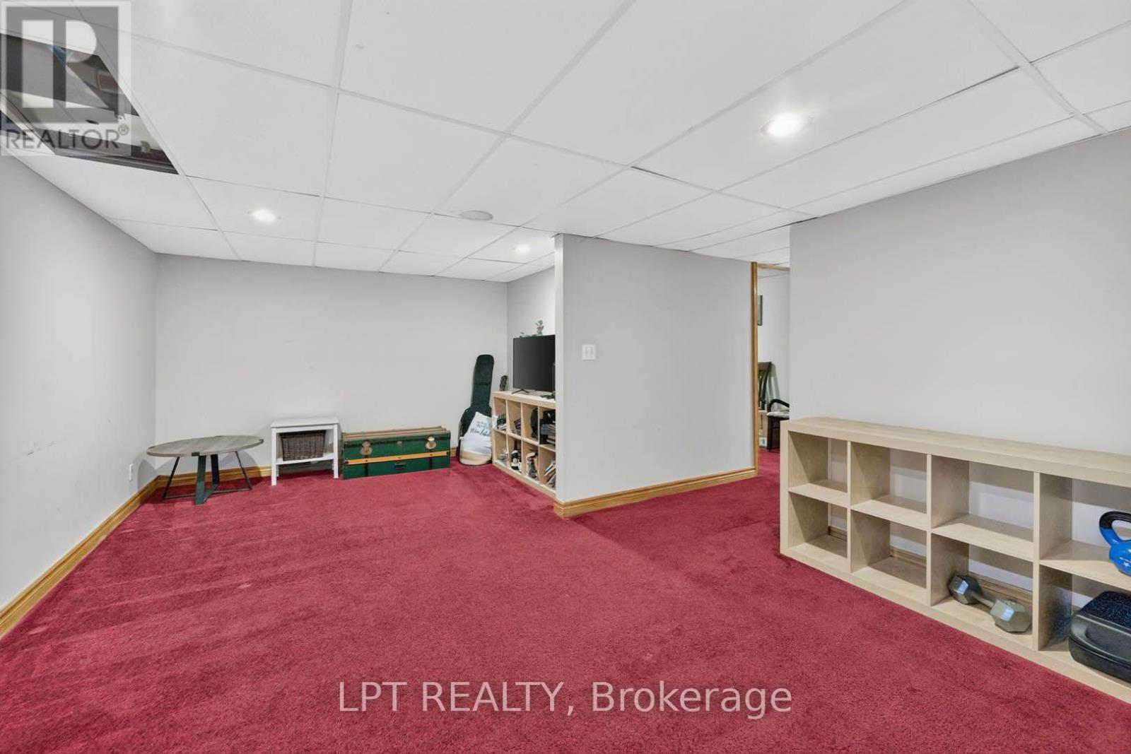 32 Primeau Avenue Property Photo 33