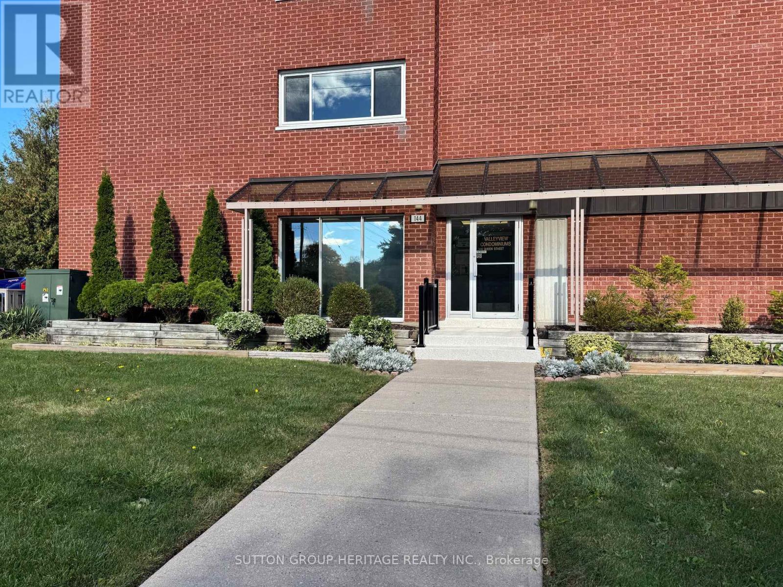 403 - 144 Queen Street W Property Photo 3