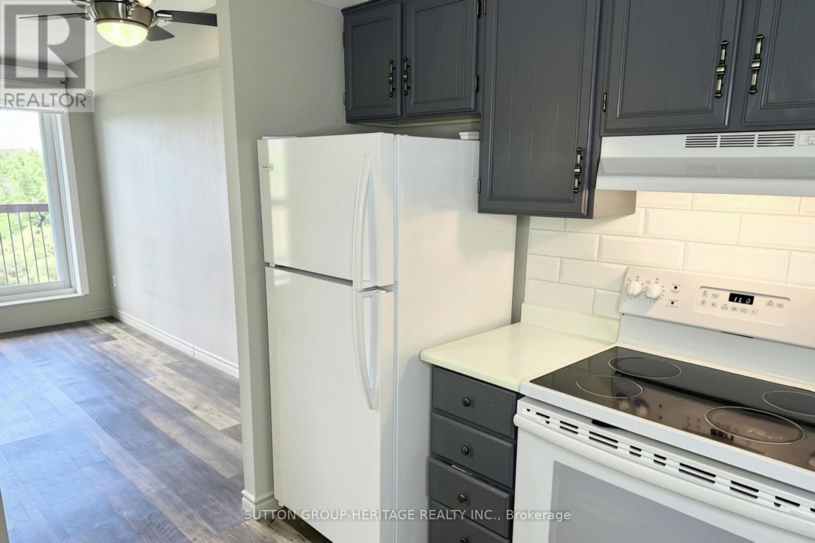 403 - 144 Queen Street W Property Photo 8