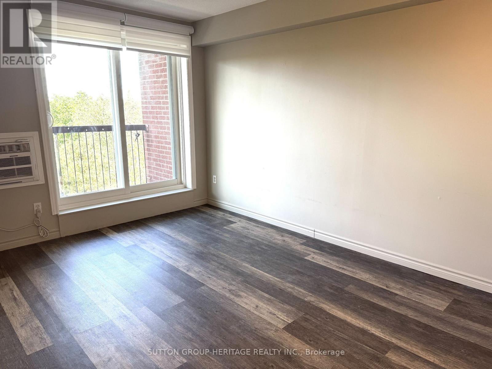 403 - 144 Queen Street W Property Photo 11
