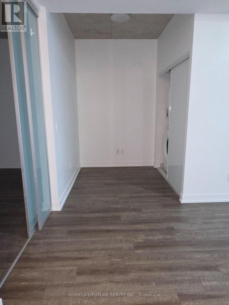 724 - 15 Baseball Place Property Photo 4
