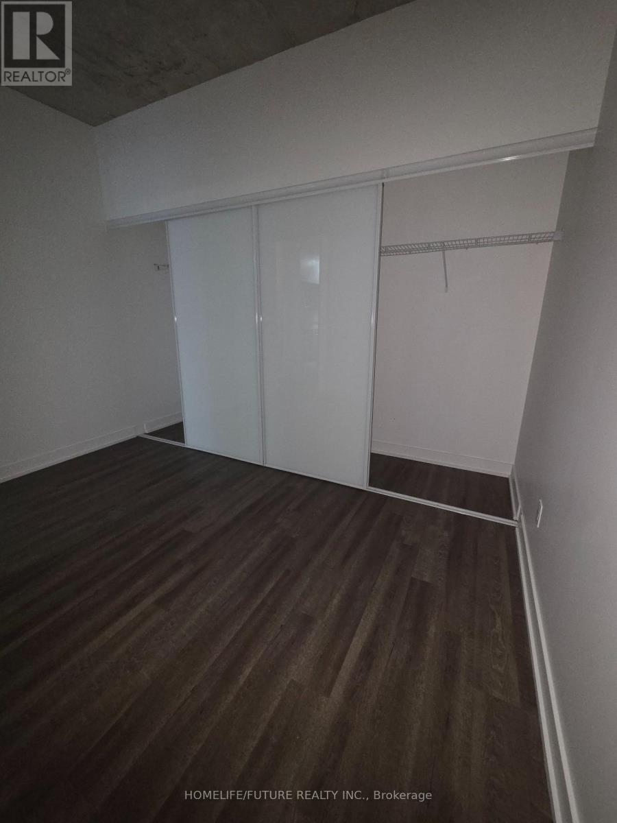 724 - 15 Baseball Place Property Photo 6