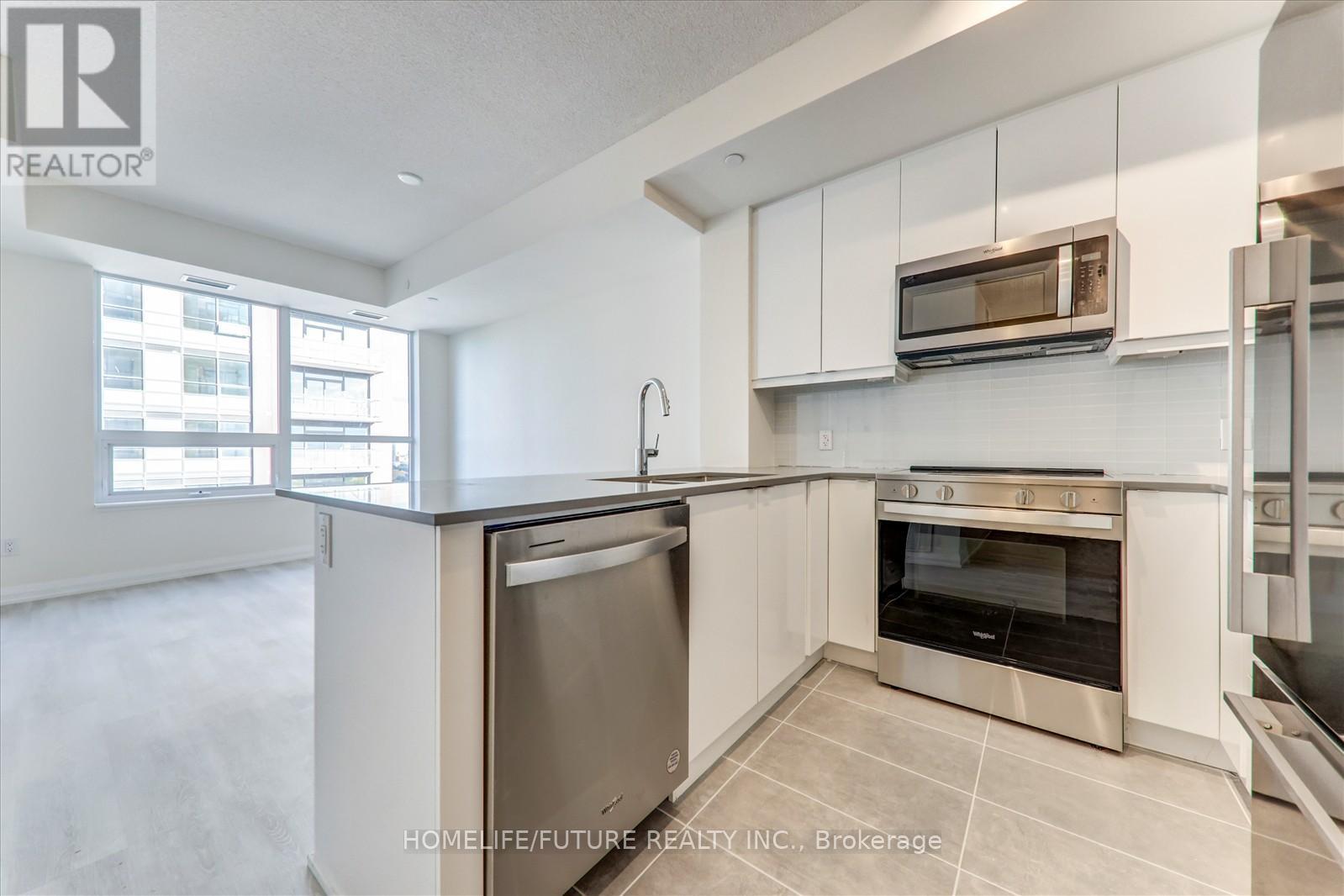 1906 - 3260 Sheppard Avenue E Property Photo 5