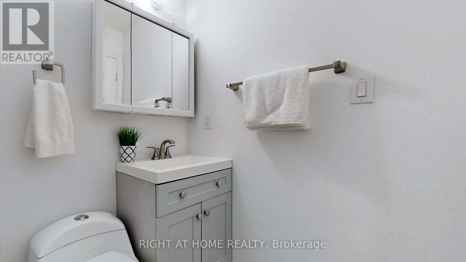 12a Kenmore Avenue Property Photo 14