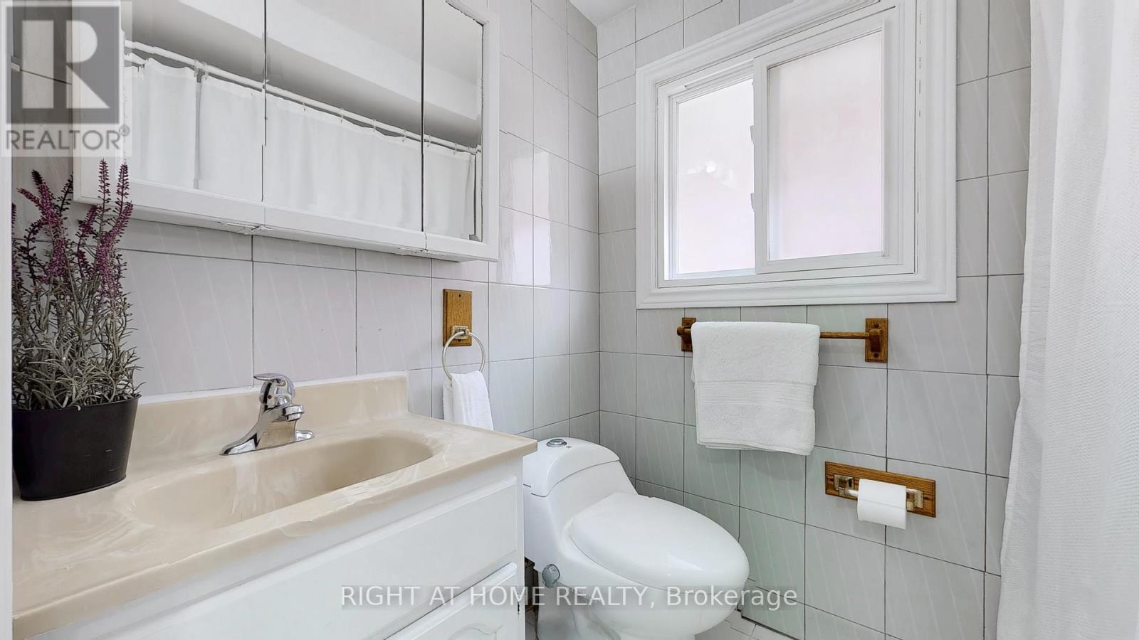 12a Kenmore Avenue Property Photo 23
