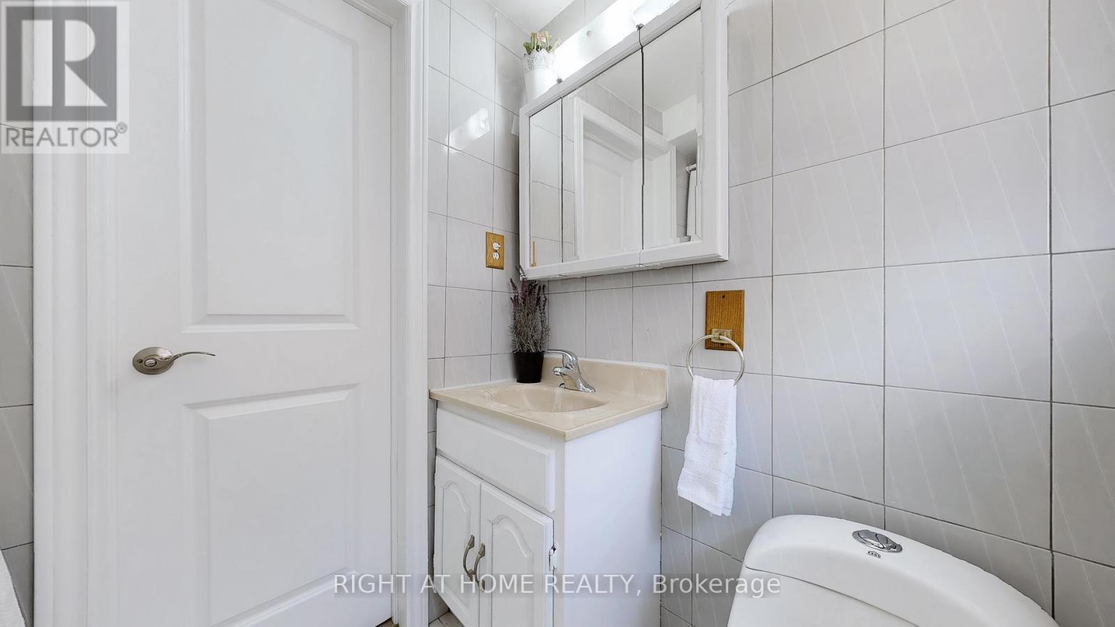 12a Kenmore Avenue Property Photo 24