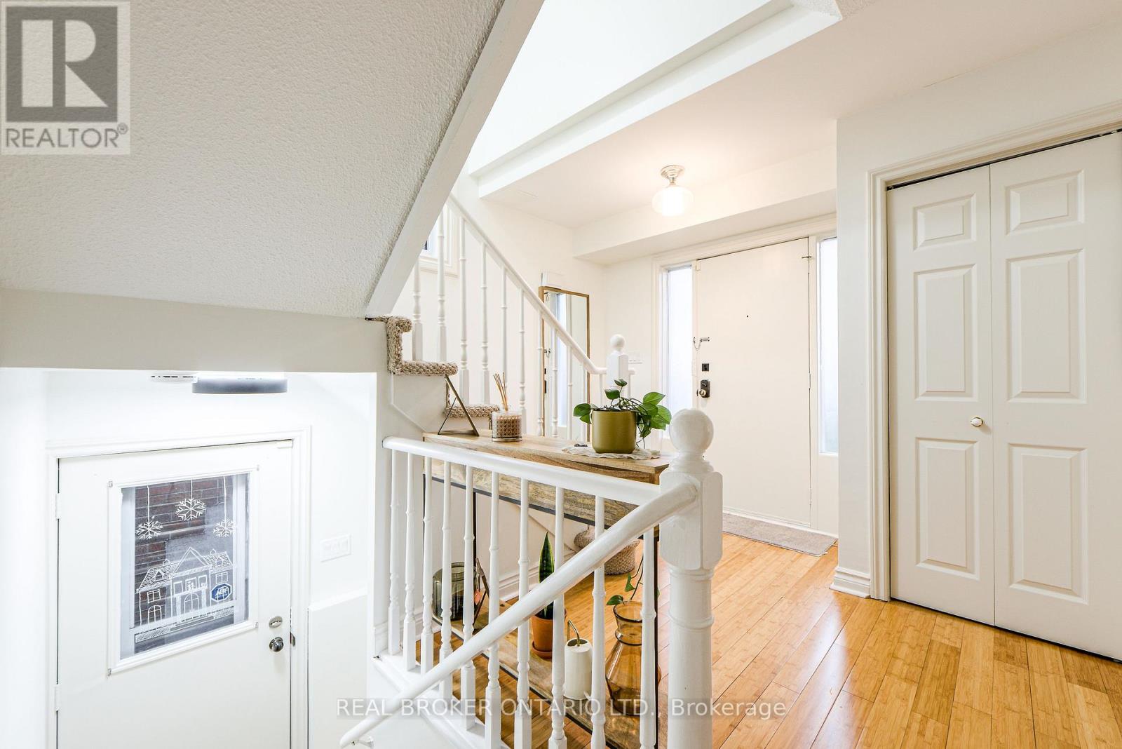 6 - 45 Birchmount Road Property Photo 5