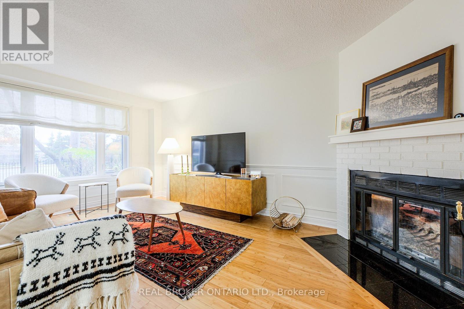 6 - 45 Birchmount Road Property Photo 8