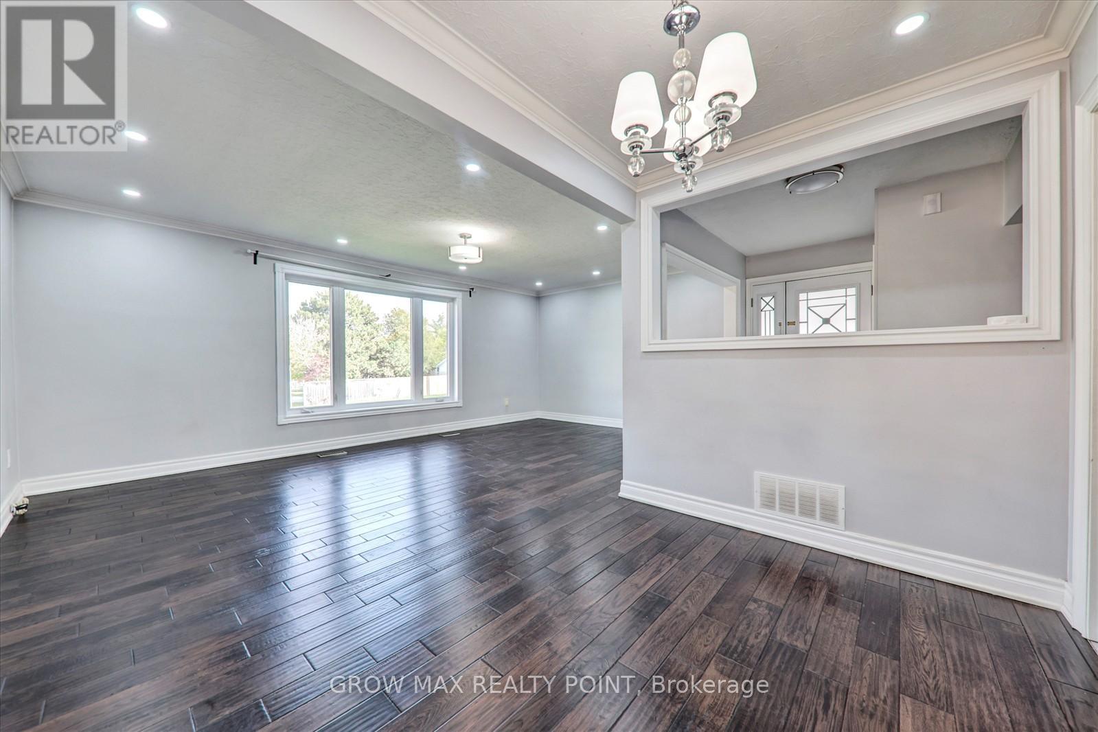 Upper - 184 Canlish Road E Property Photo 10