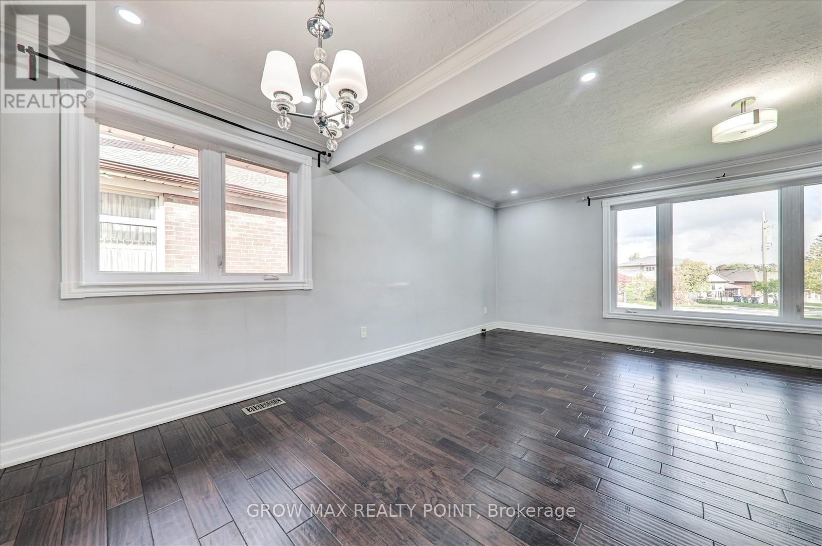 Upper - 184 Canlish Road E Property Photo 11