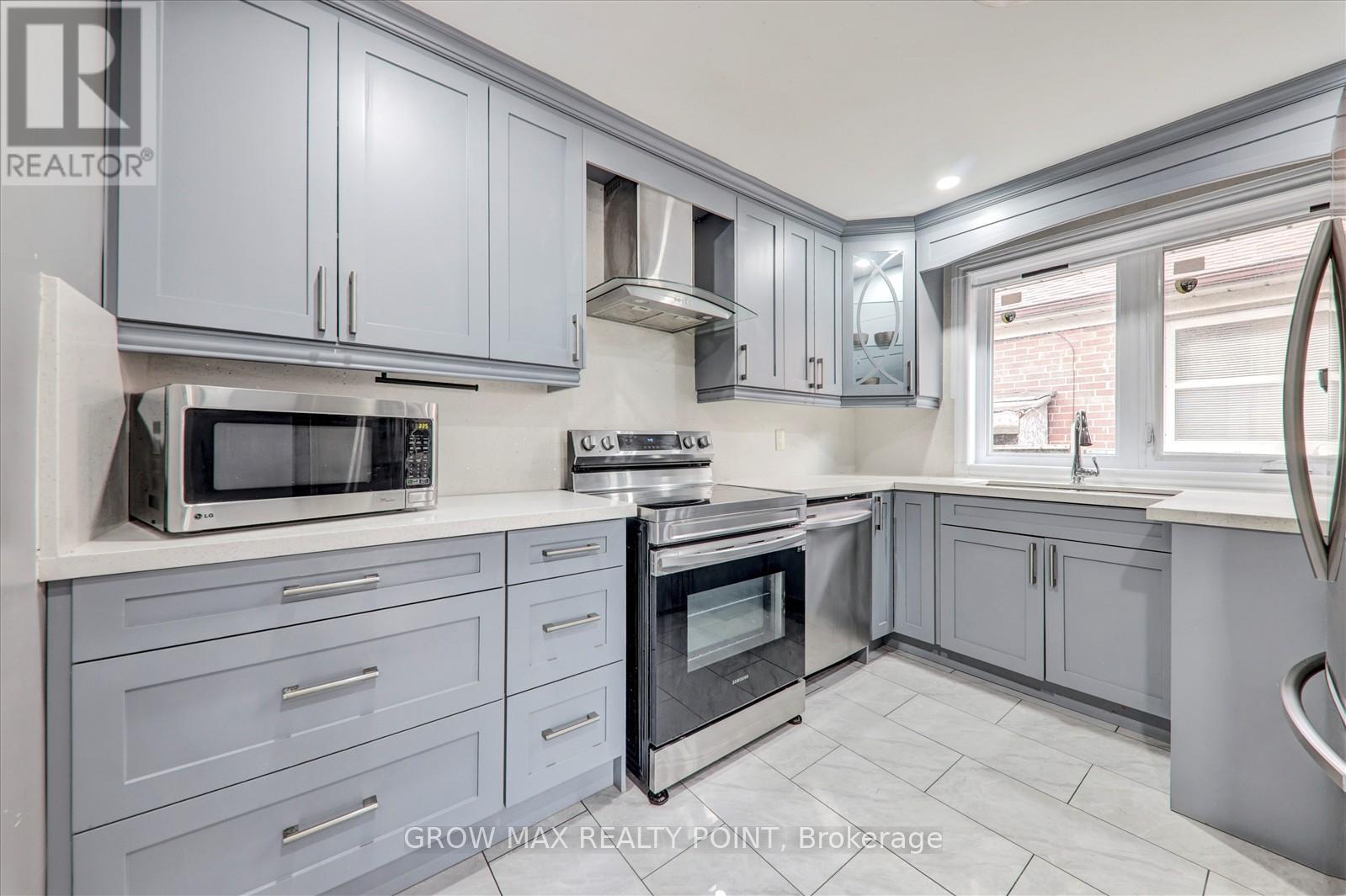 Upper - 184 Canlish Road E Property Photo 13