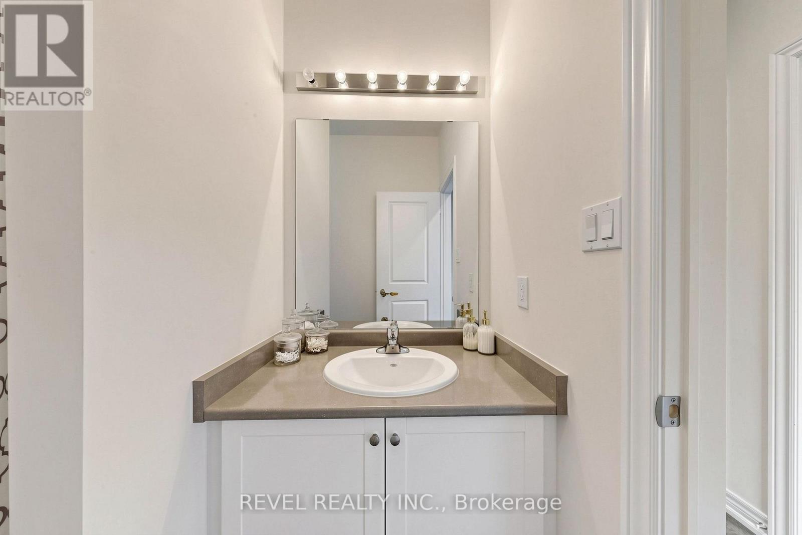 6 Dumaine Street Property Photo 40