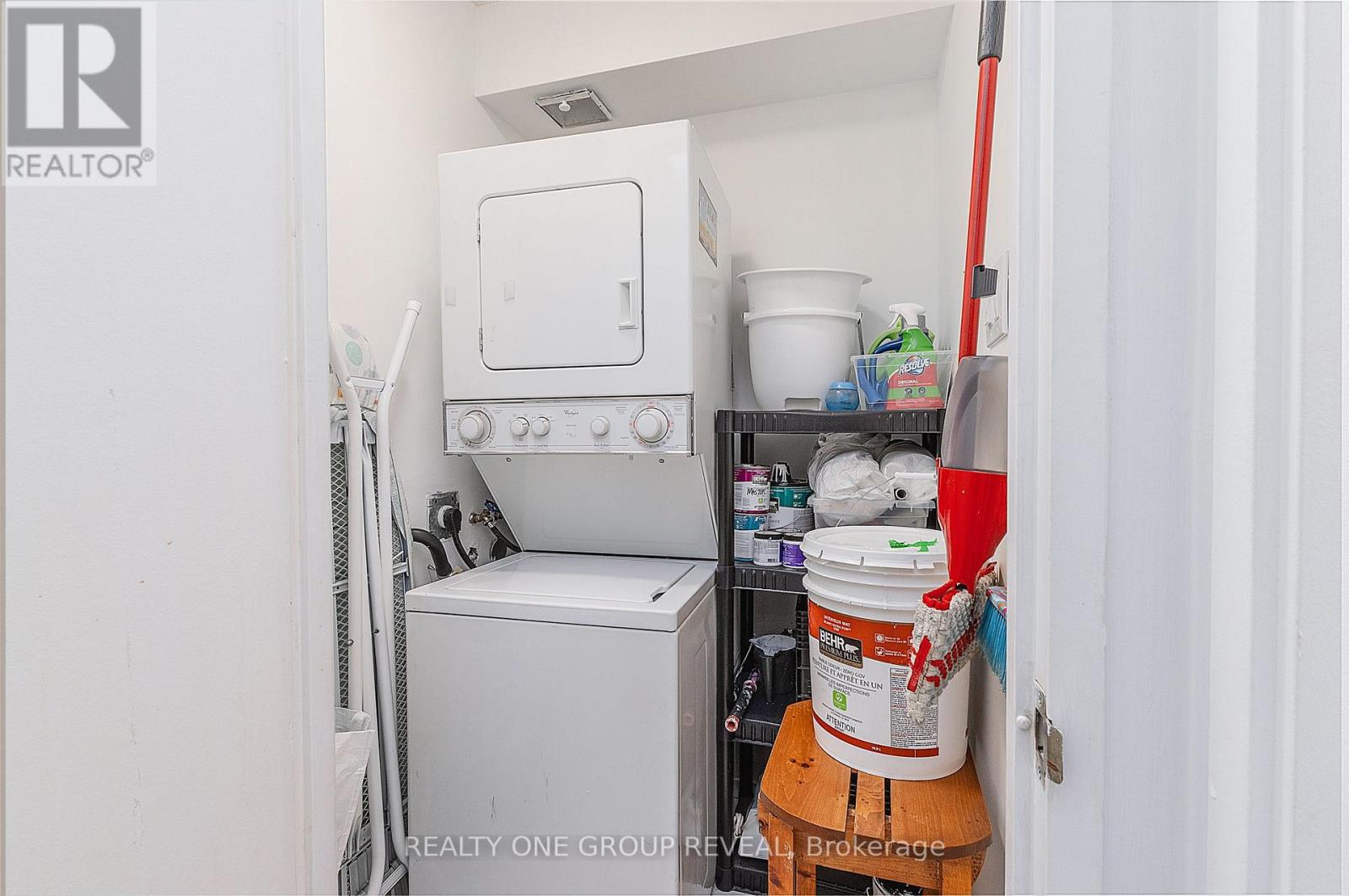 602 - 2 Westney Road N Property Photo 10