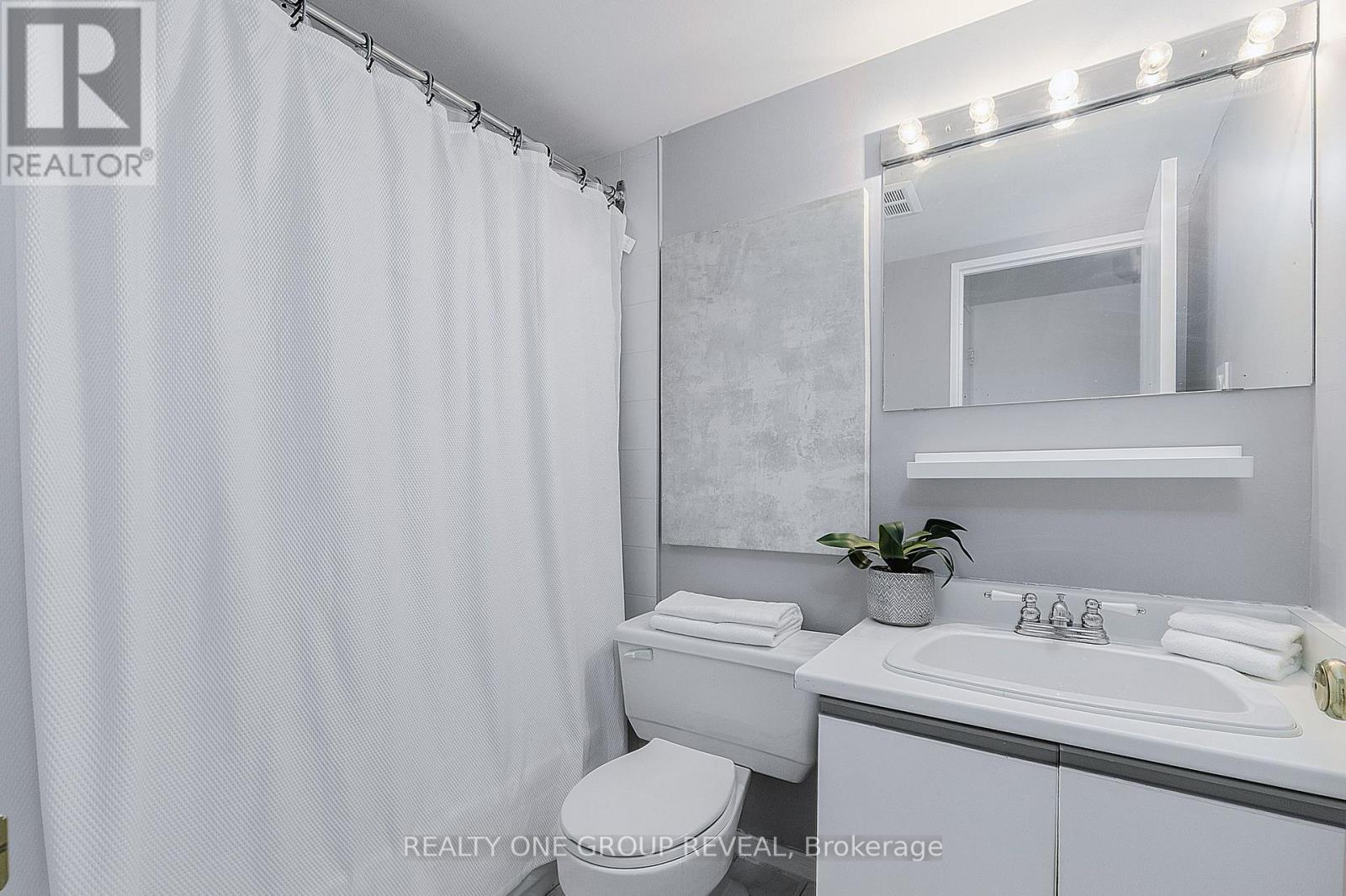 602 - 2 Westney Road N Property Photo 22