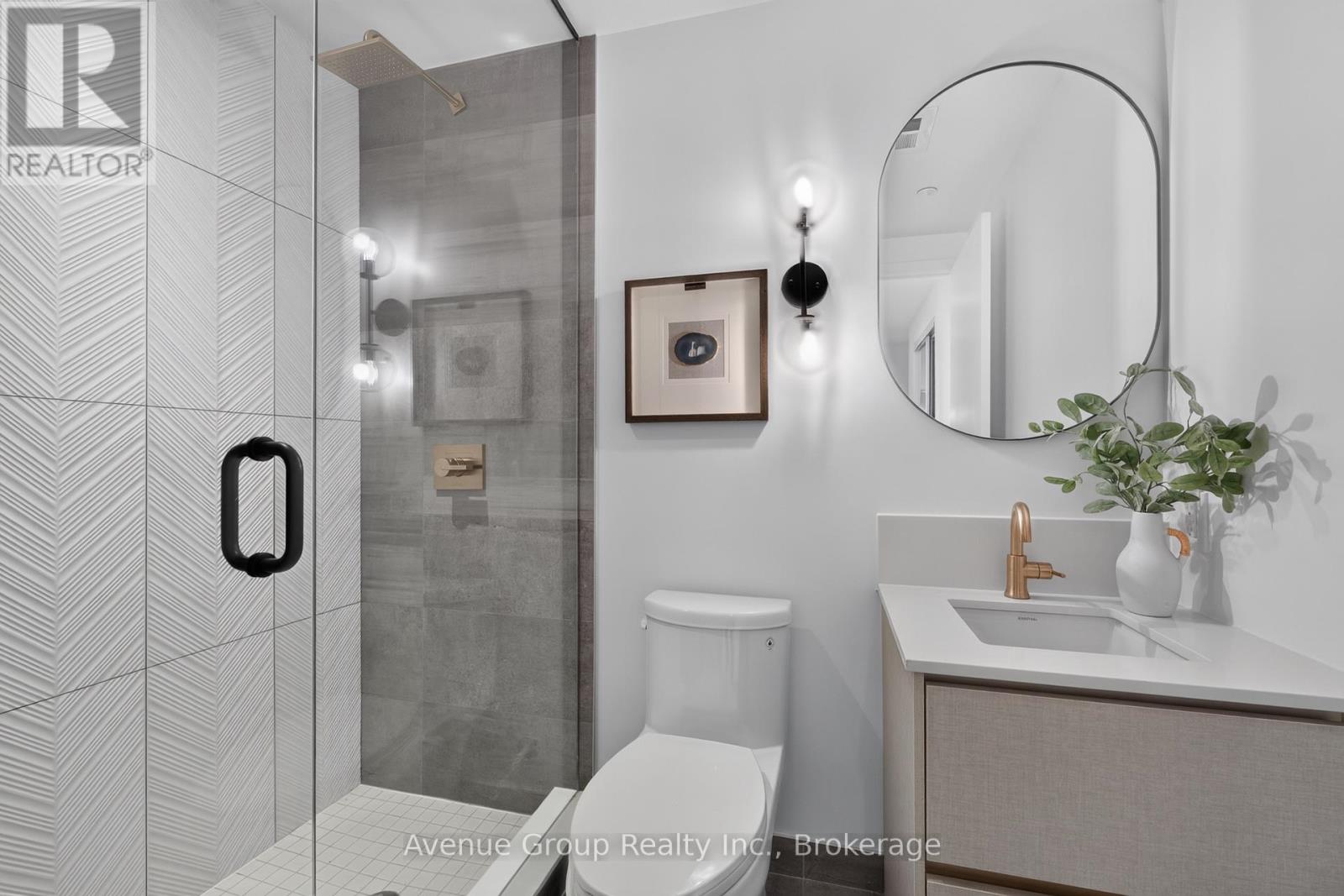 501 - 1285 Queen Street E Property Photo 8