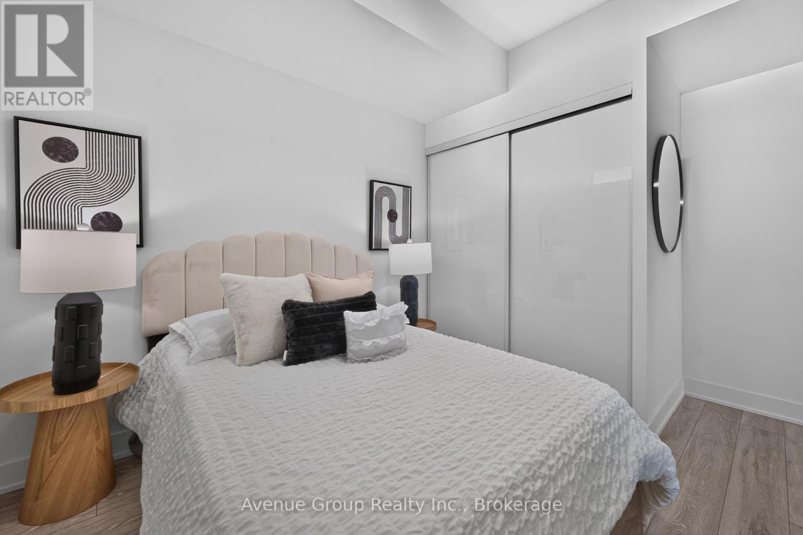 501 - 1285 Queen Street E Property Photo 12