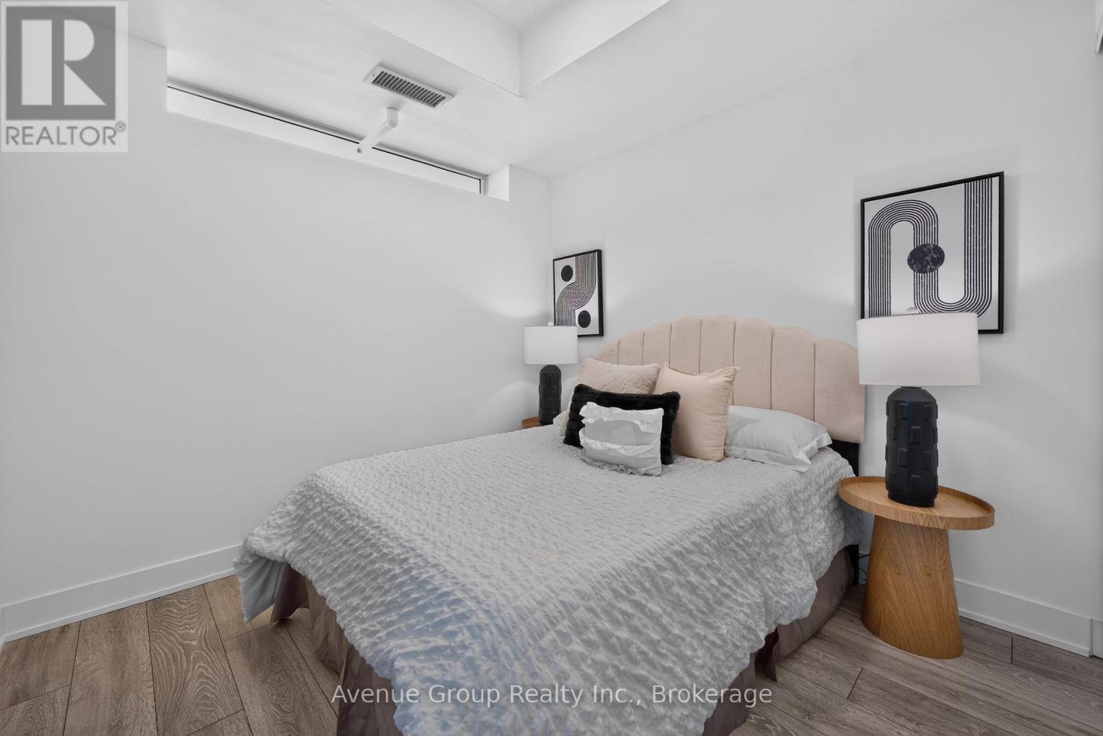 501 - 1285 Queen Street E Property Photo 14