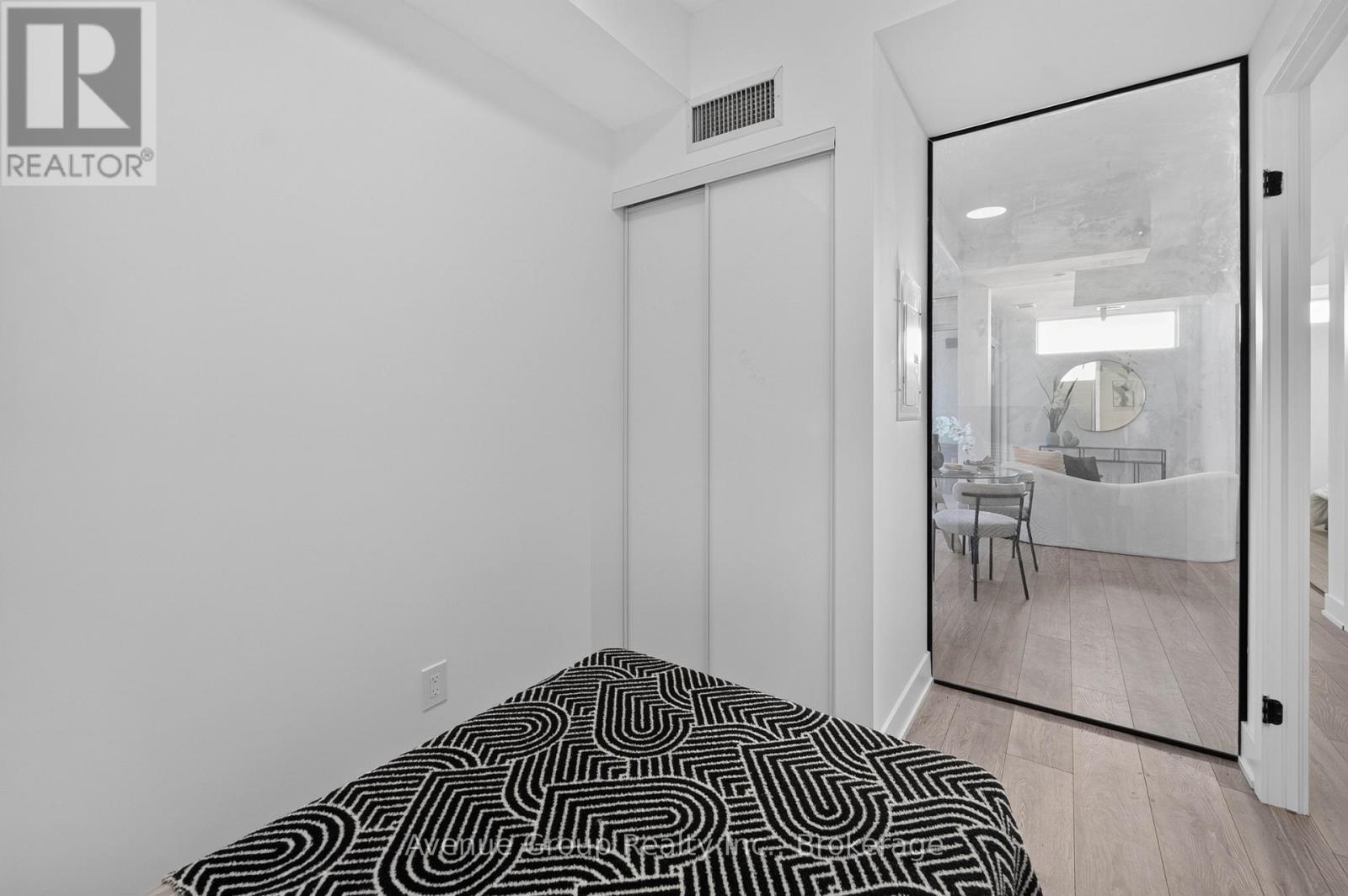 501 - 1285 Queen Street E Property Photo 15
