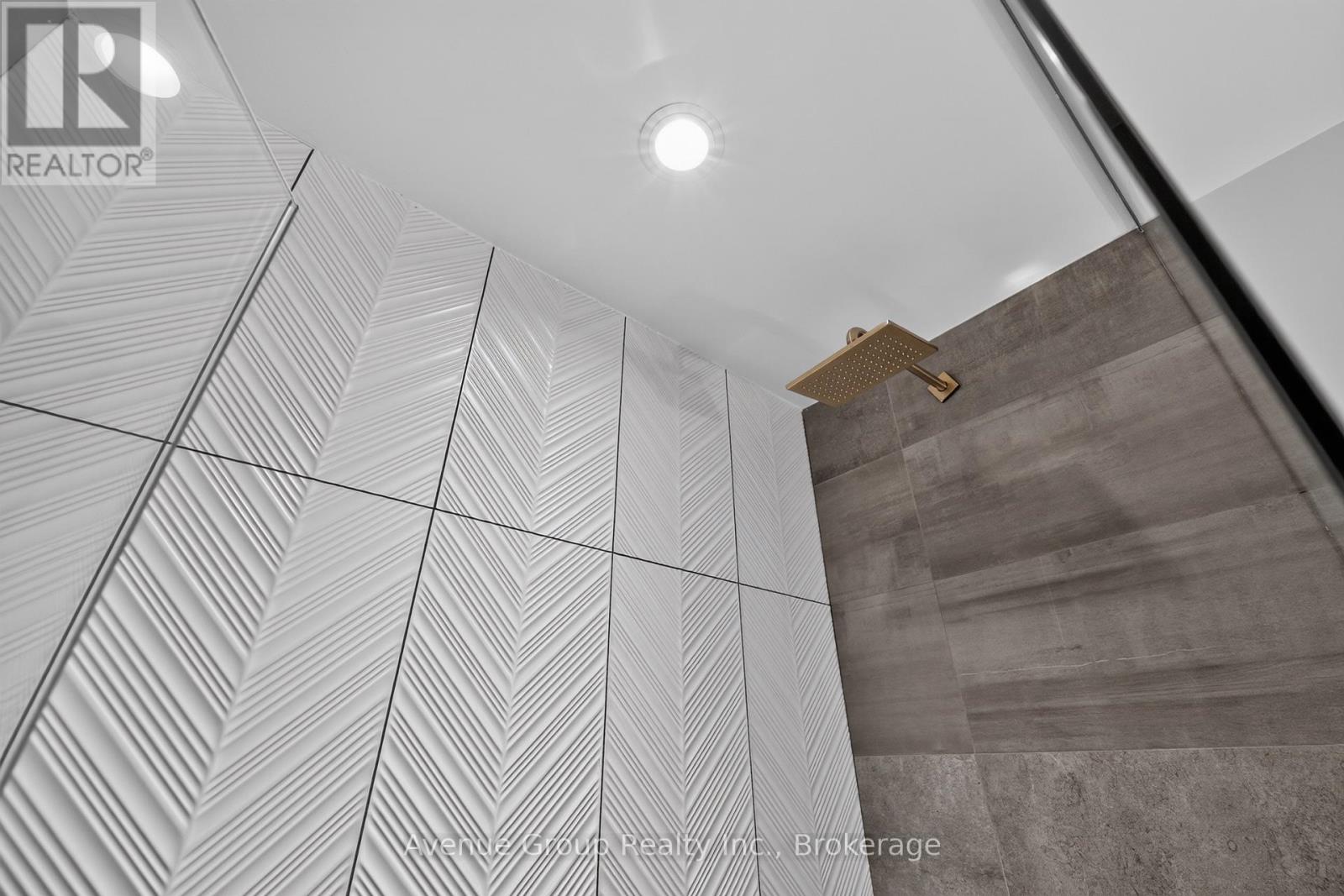 501 - 1285 Queen Street E Property Photo 18