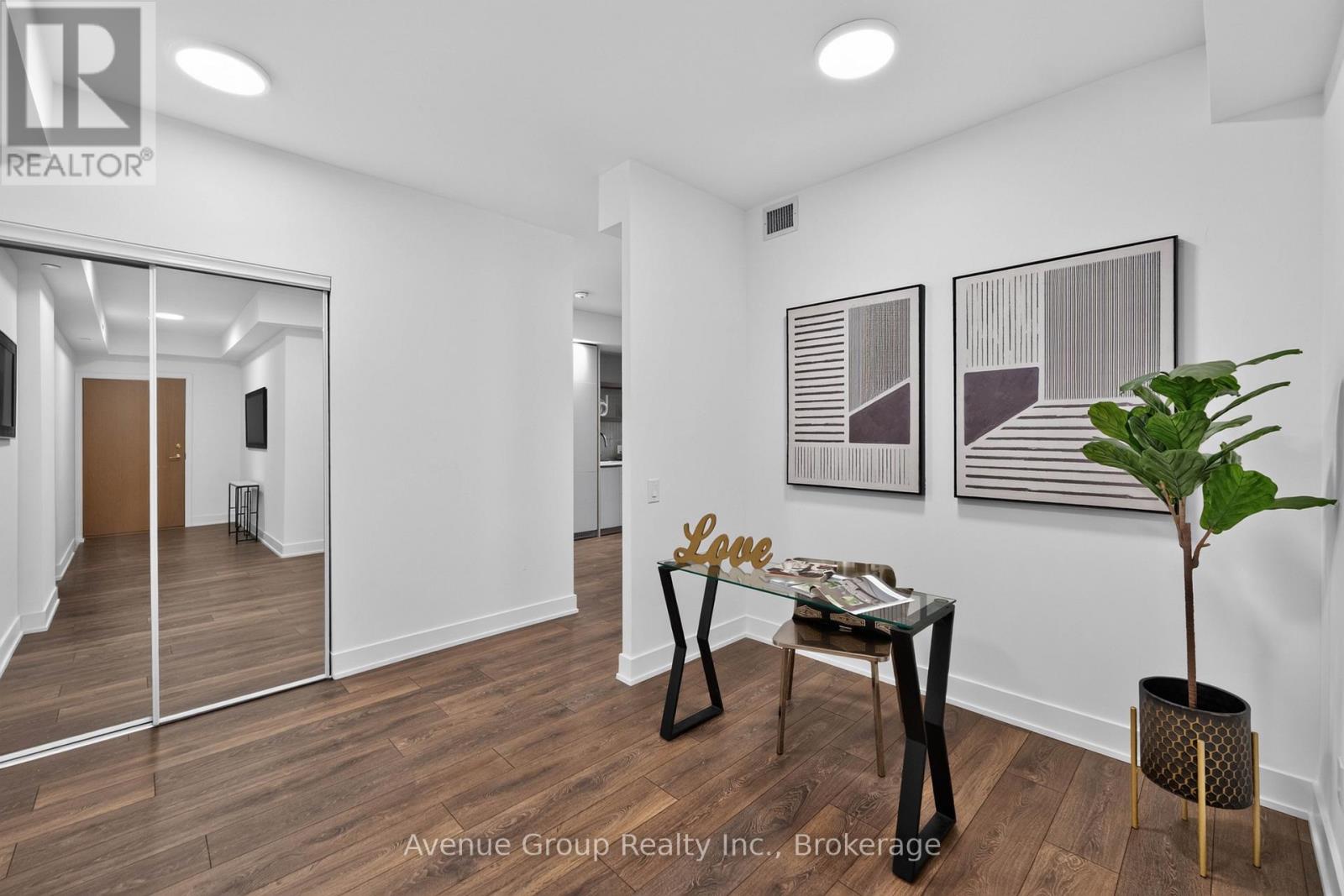 202 - 1285 Queen Street E Property Photo 12