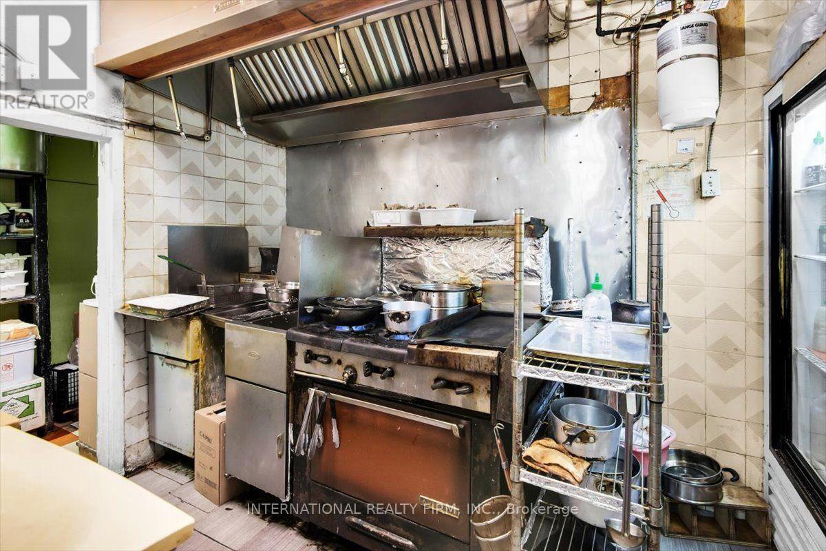 783 Danforth Avenue Property Photo 10