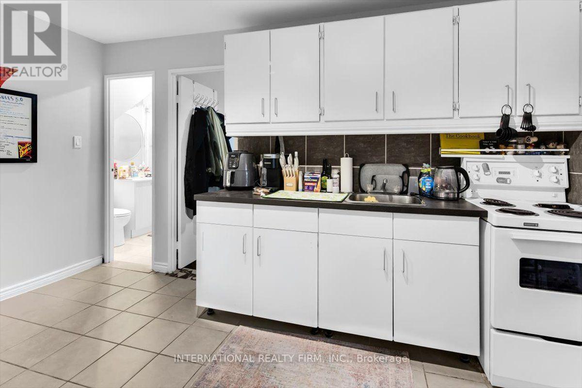 783 Danforth Avenue Property Photo 31