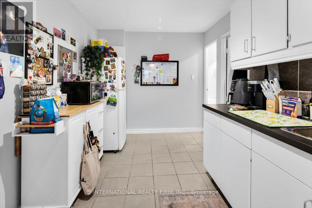 783 Danforth Avenue Property Photo 32