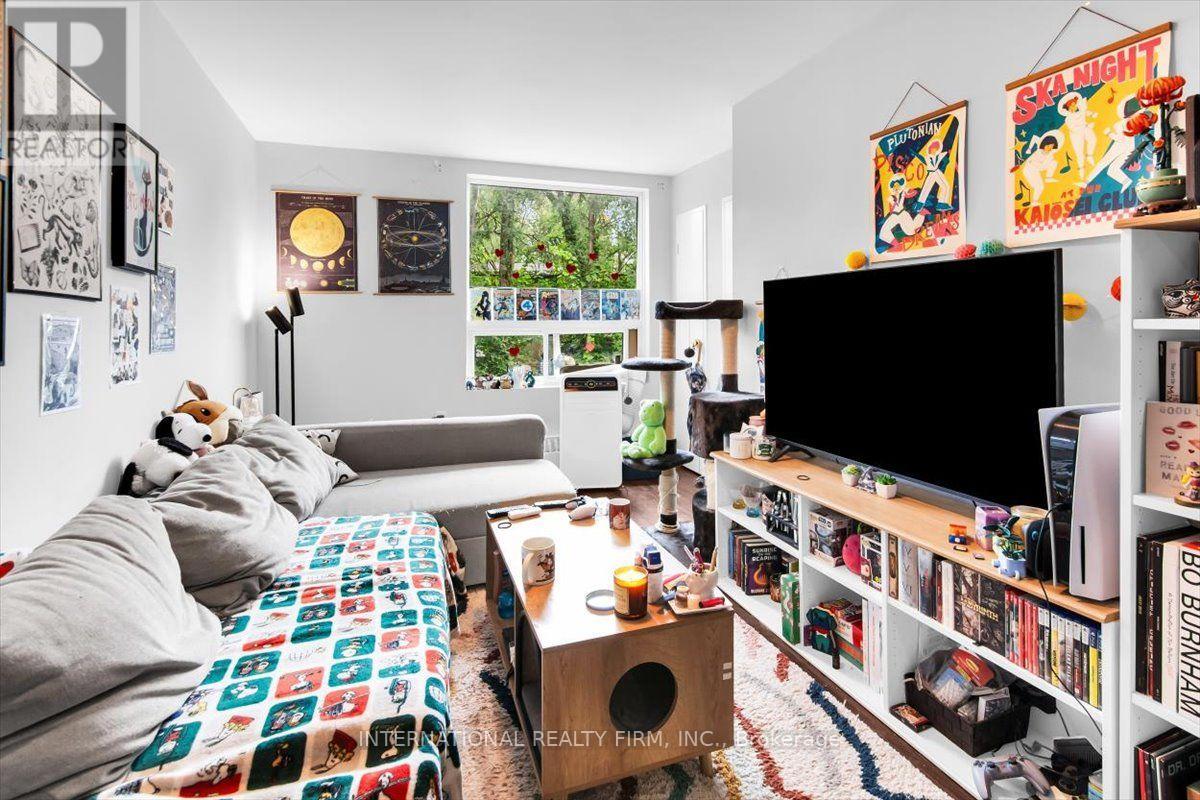 783 Danforth Avenue Property Photo 35