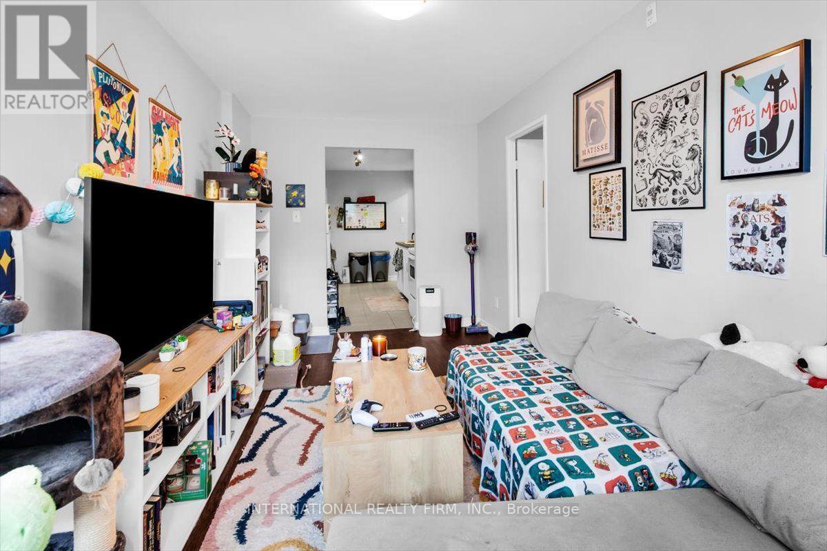783 Danforth Avenue Property Photo 36