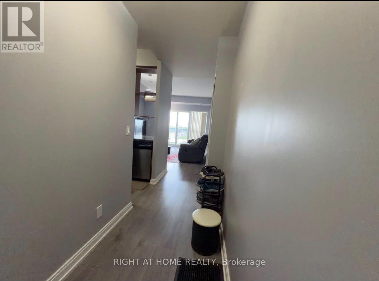 1221 - 181 VILLAGE GREEN SQUARE Property Photo 1