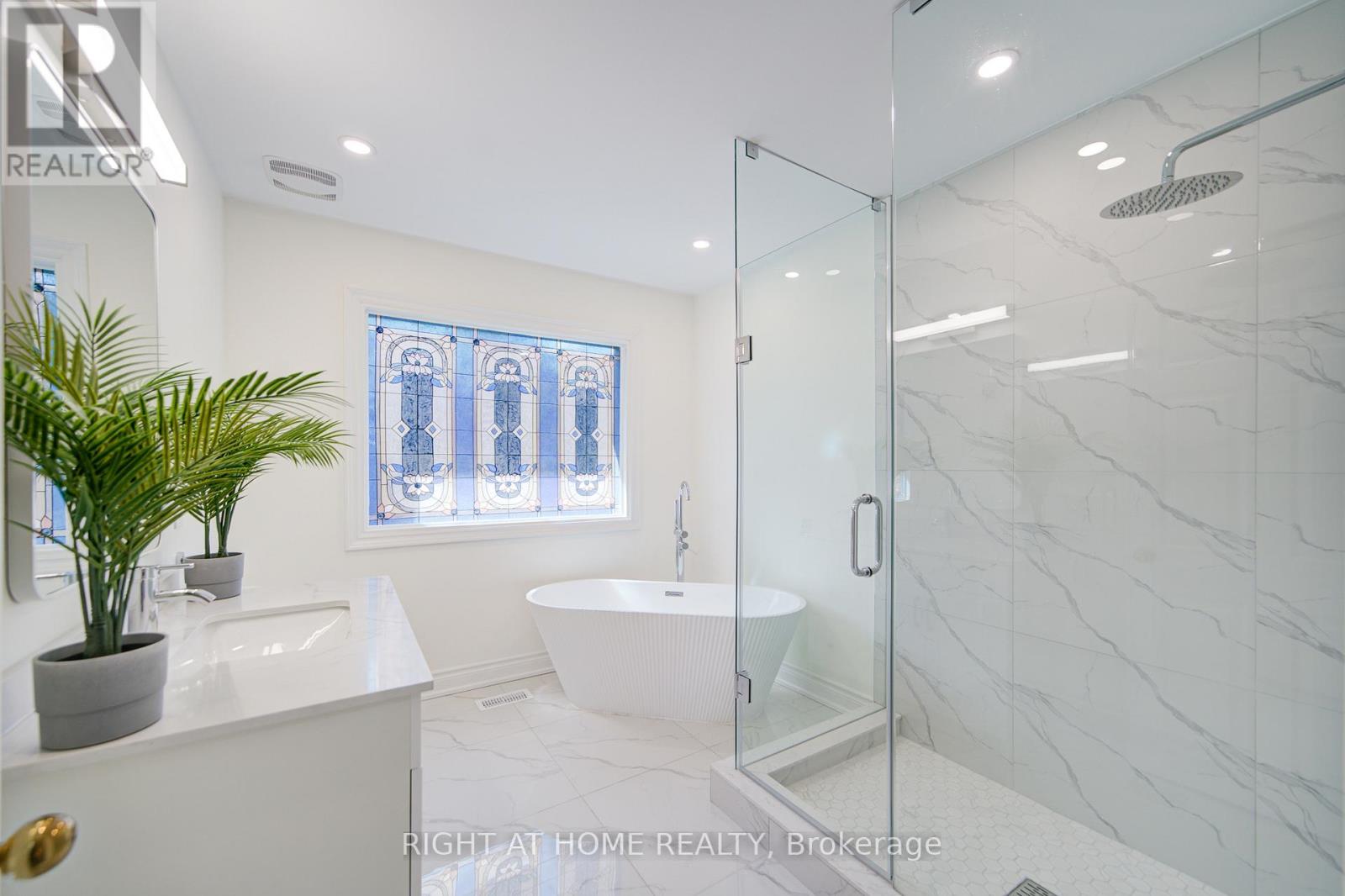 326 Jaybell Grove Property Photo 11