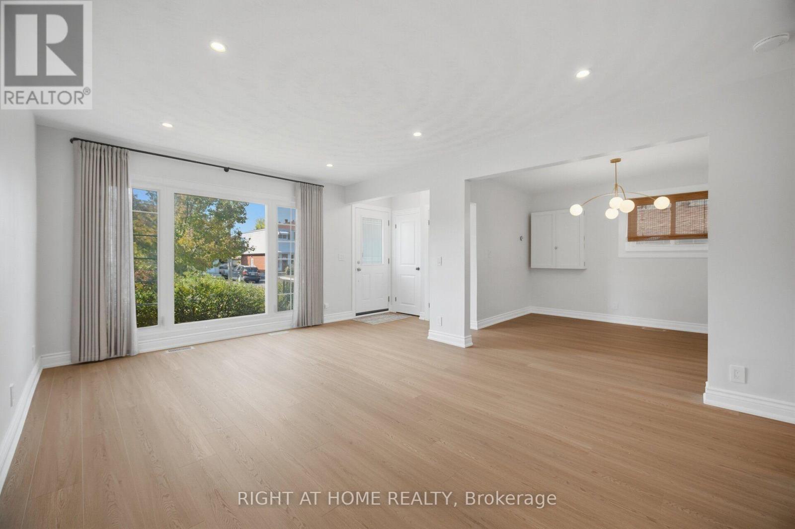 643 Perry Crescent Property Photo 9