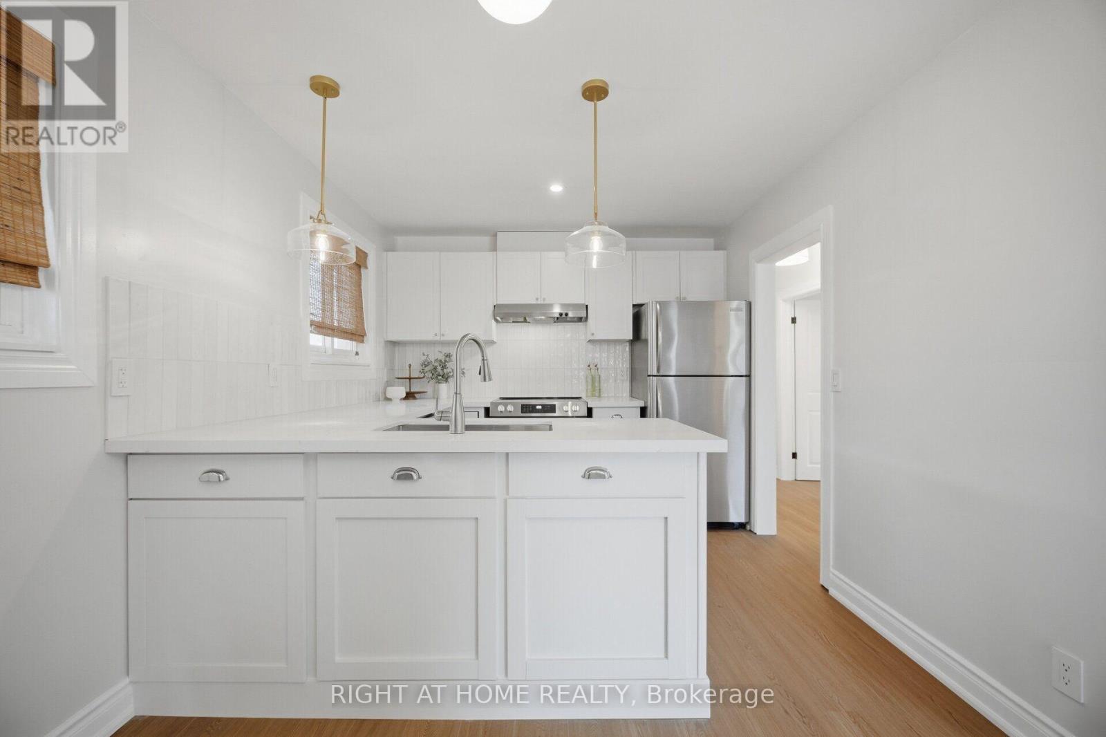 643 Perry Crescent Property Photo 13