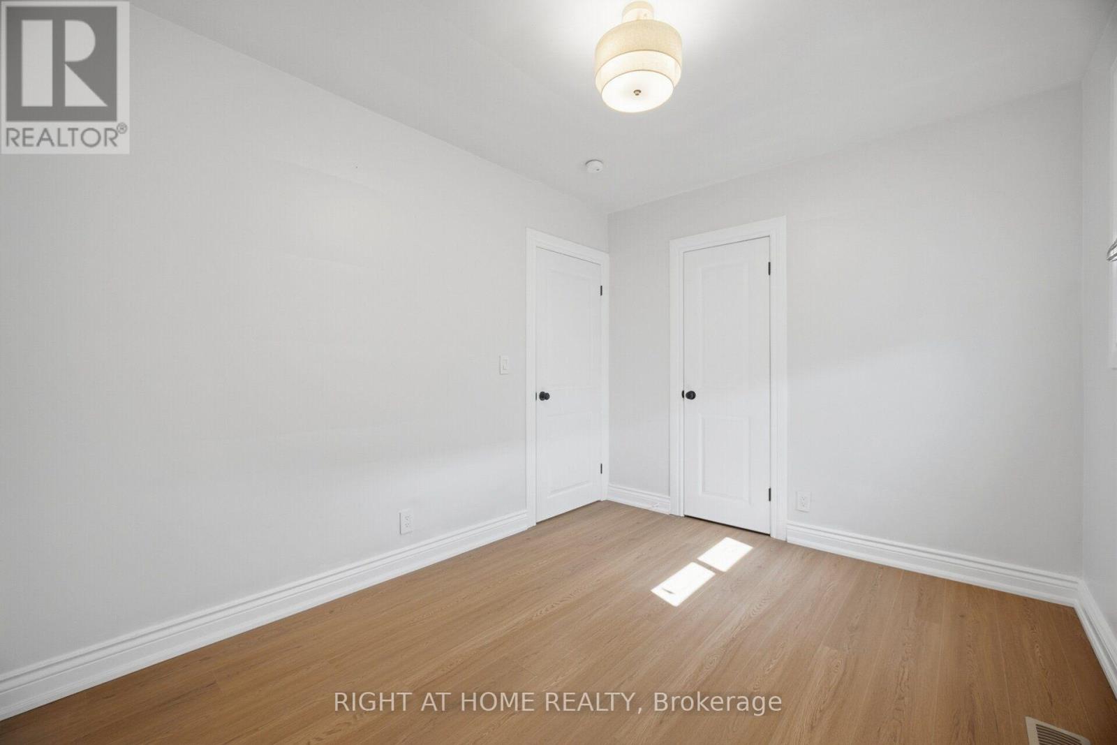 643 Perry Crescent Property Photo 18