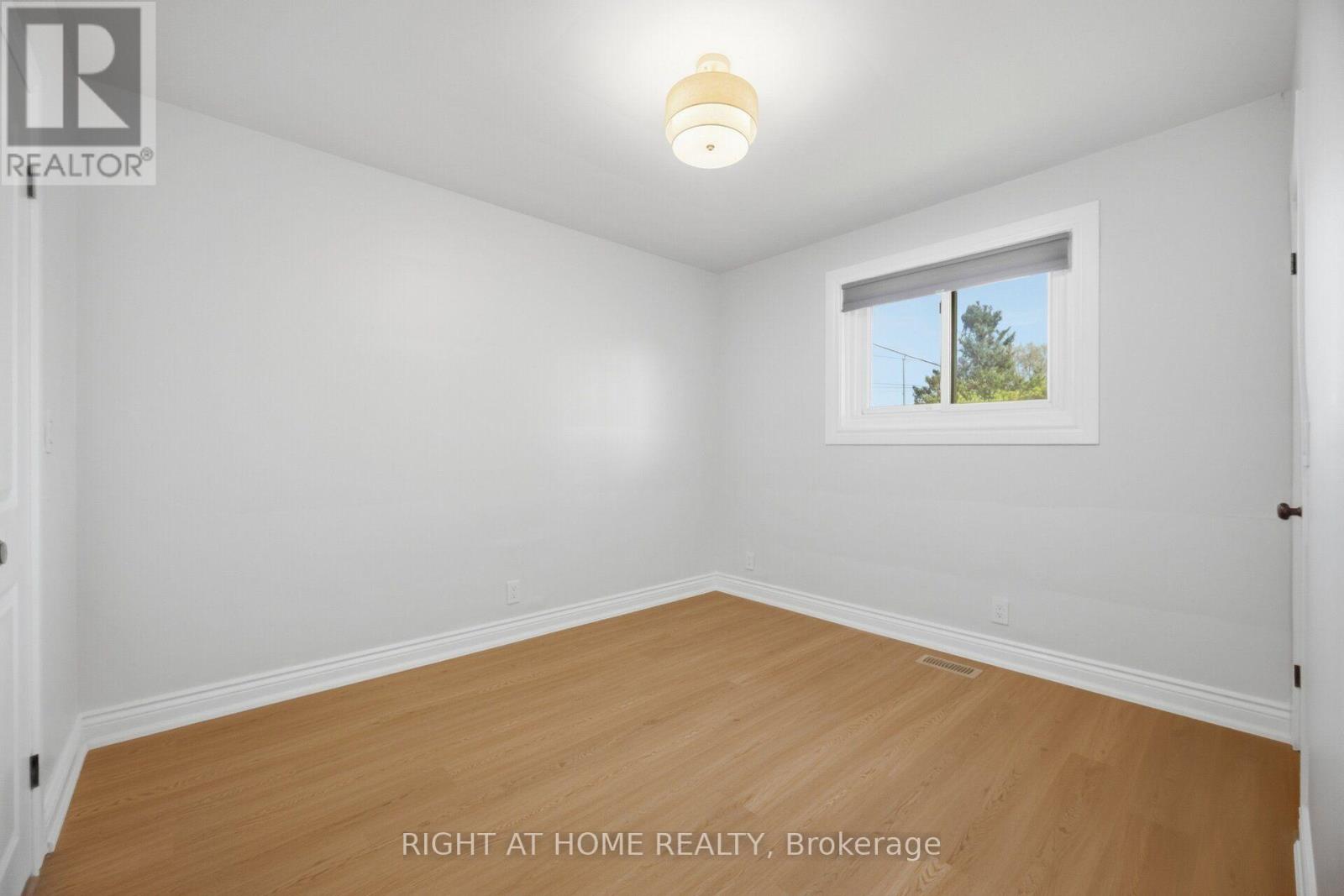 643 Perry Crescent Property Photo 19