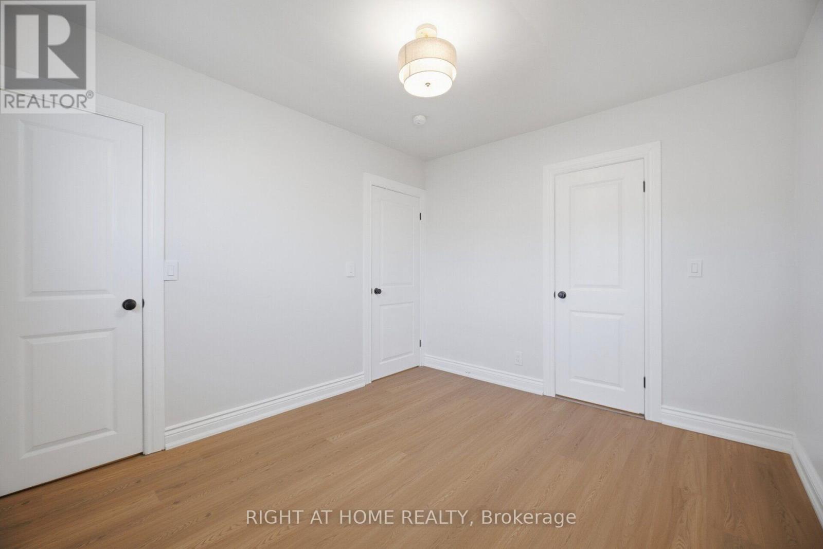 643 Perry Crescent Property Photo 20