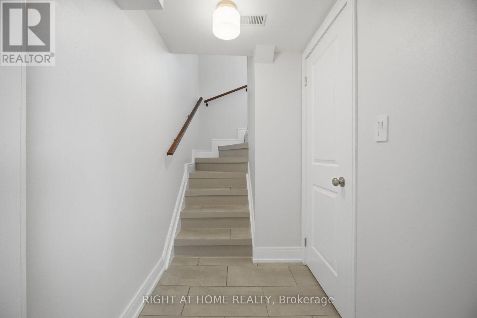 643 Perry Crescent Property Photo 24