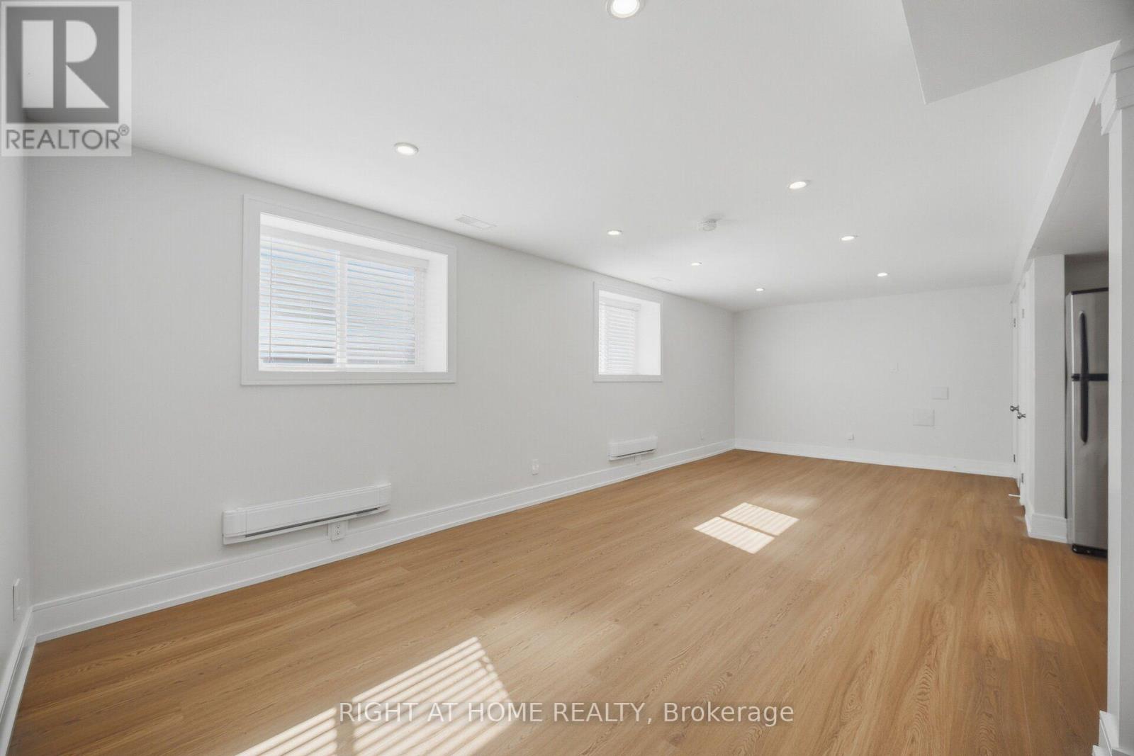 643 Perry Crescent Property Photo 26