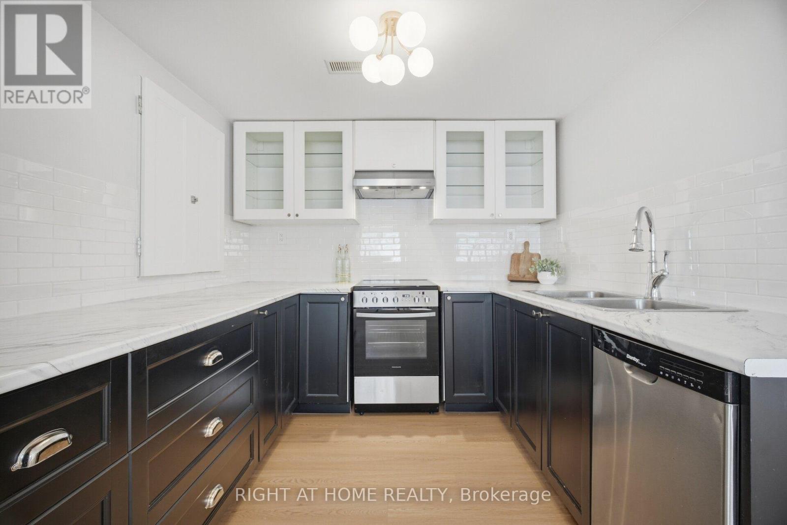 643 Perry Crescent Property Photo 28