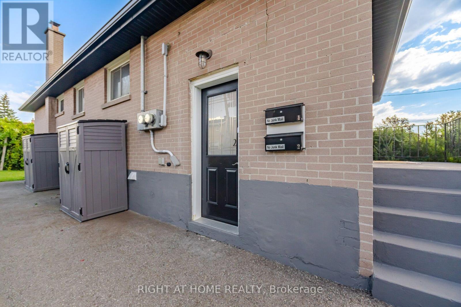 643 Perry Crescent Property Photo 38