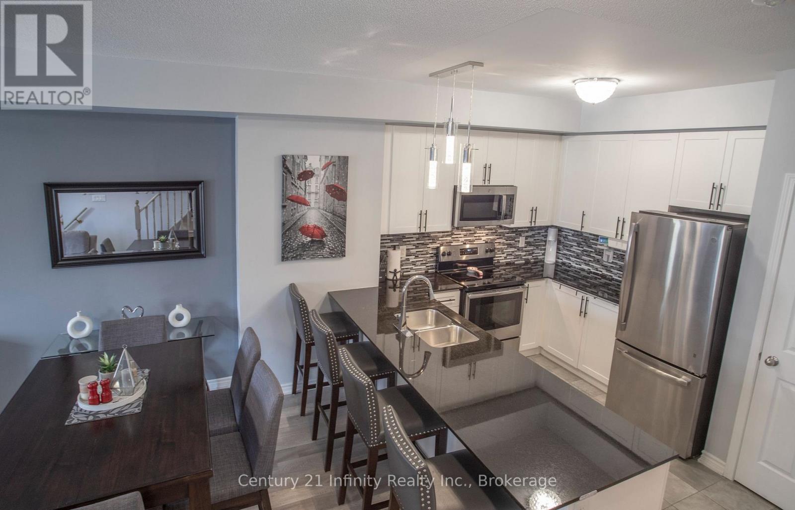 4 Dunsley Way Property Photo 17