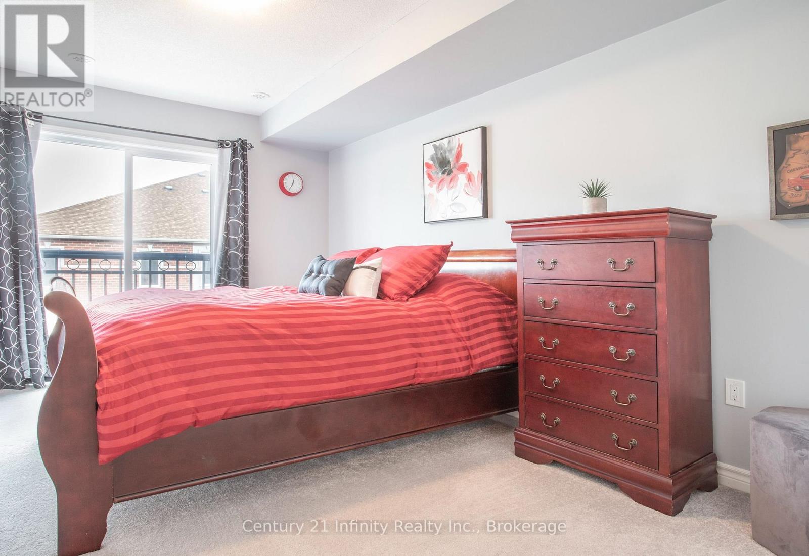 4 Dunsley Way Property Photo 20