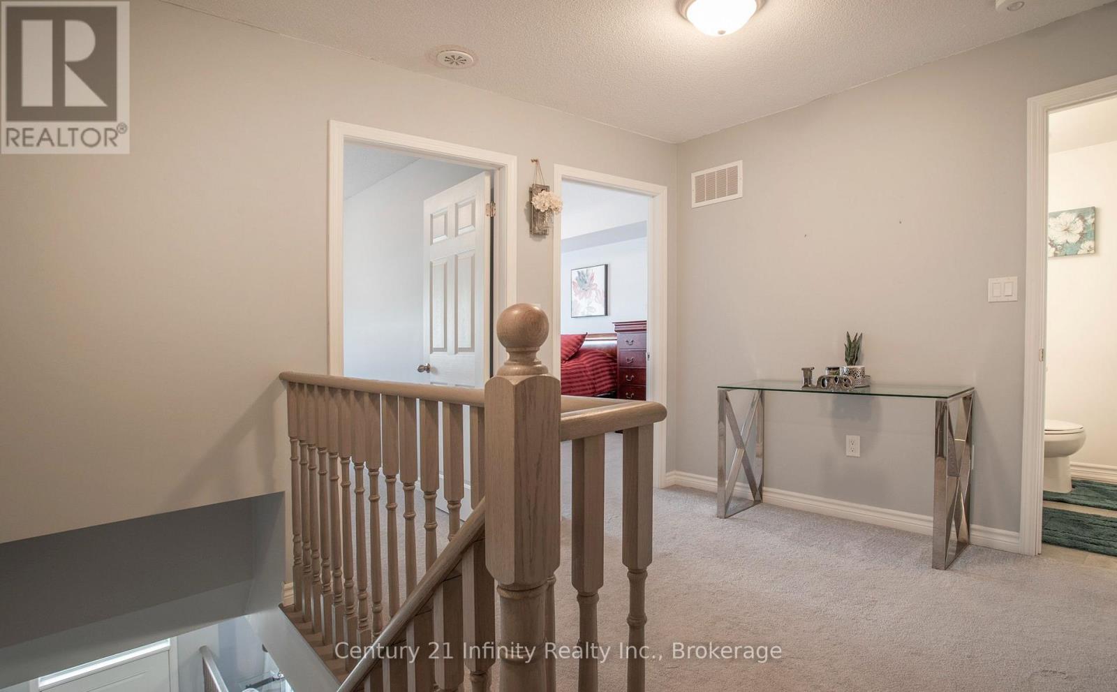 4 Dunsley Way Property Photo 22