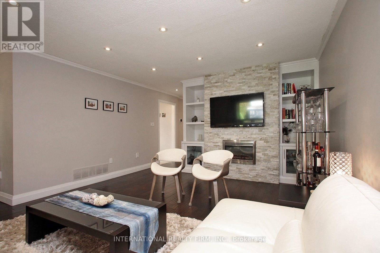 1876 Bicroft Court Property Photo 11