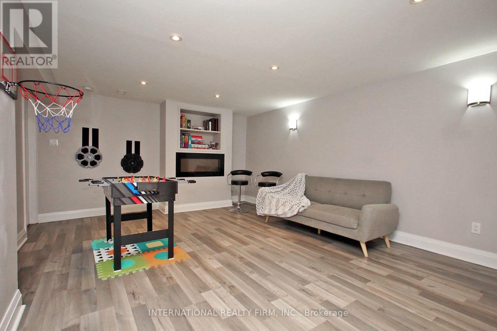 1876 Bicroft Court Property Photo 30