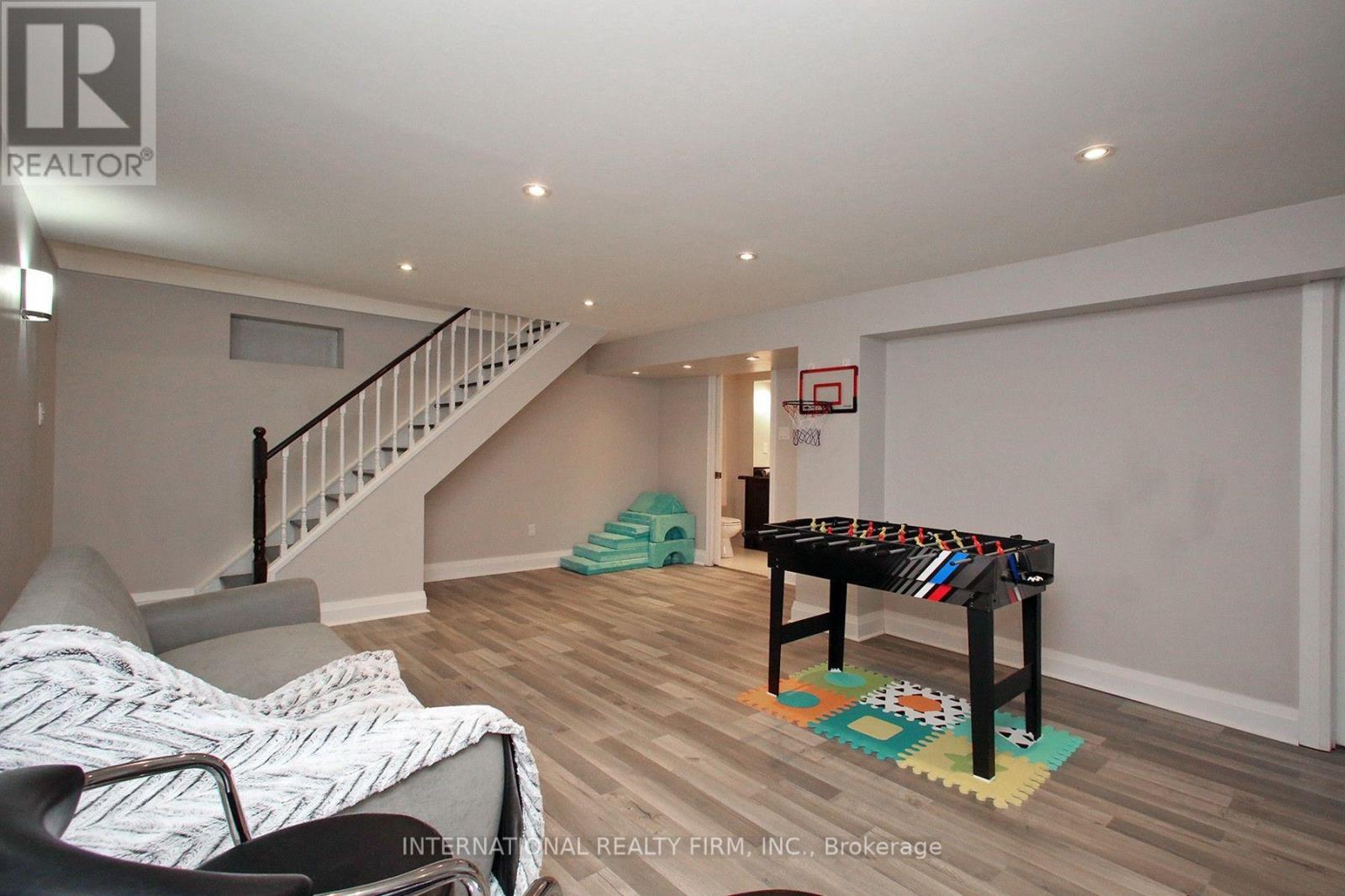 1876 Bicroft Court Property Photo 31